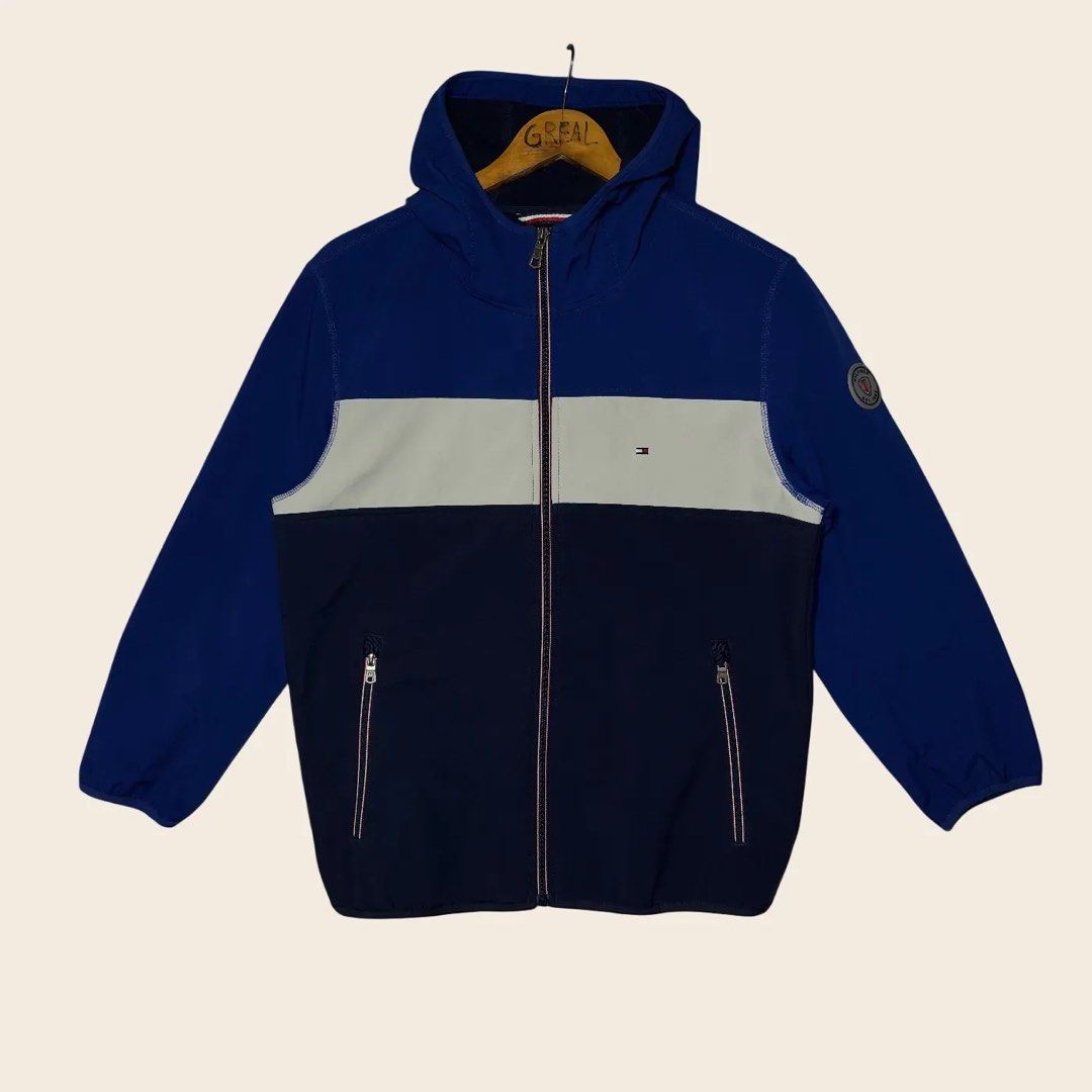 Tommy Hilfiger Water & Wind Resistant Softshell Hooded Jacket (Category: Coats, Jackets and Outerwear) located in Palompon. Submitted by paulrojas13 (Listing ID 1470545479, Image 1). Description: Size: Small on tag Dimensions: 21 x 26 Condition: As New Color Rate: 9.9/10 Issue: None .