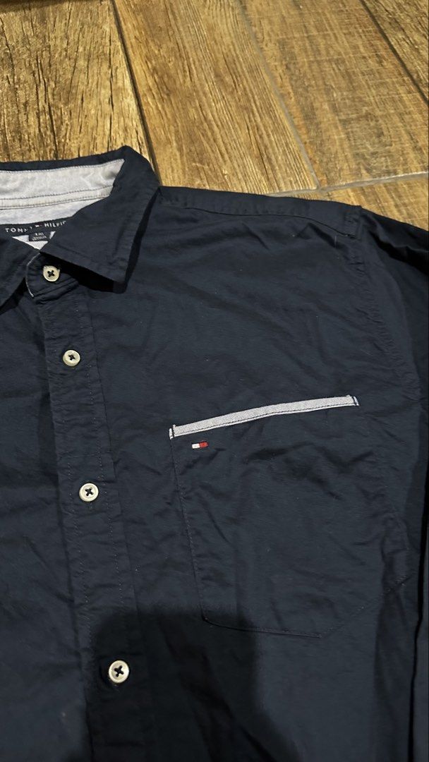 TOMMY LONGSLEEVE (Category: Tshirts & Polo Shirts ) located in Manila. Submitted by urban-vintage_2 (Listing ID 1470400252, Image 2). Description: ISSUE: NONE ( NEED WASH ) MOP :GCASH ( NO COD ) SHIP VIA : LALAMOVE & J&T LOCATION : PASIG CITY LENGTH : 30 WIDTH : 22-23 .