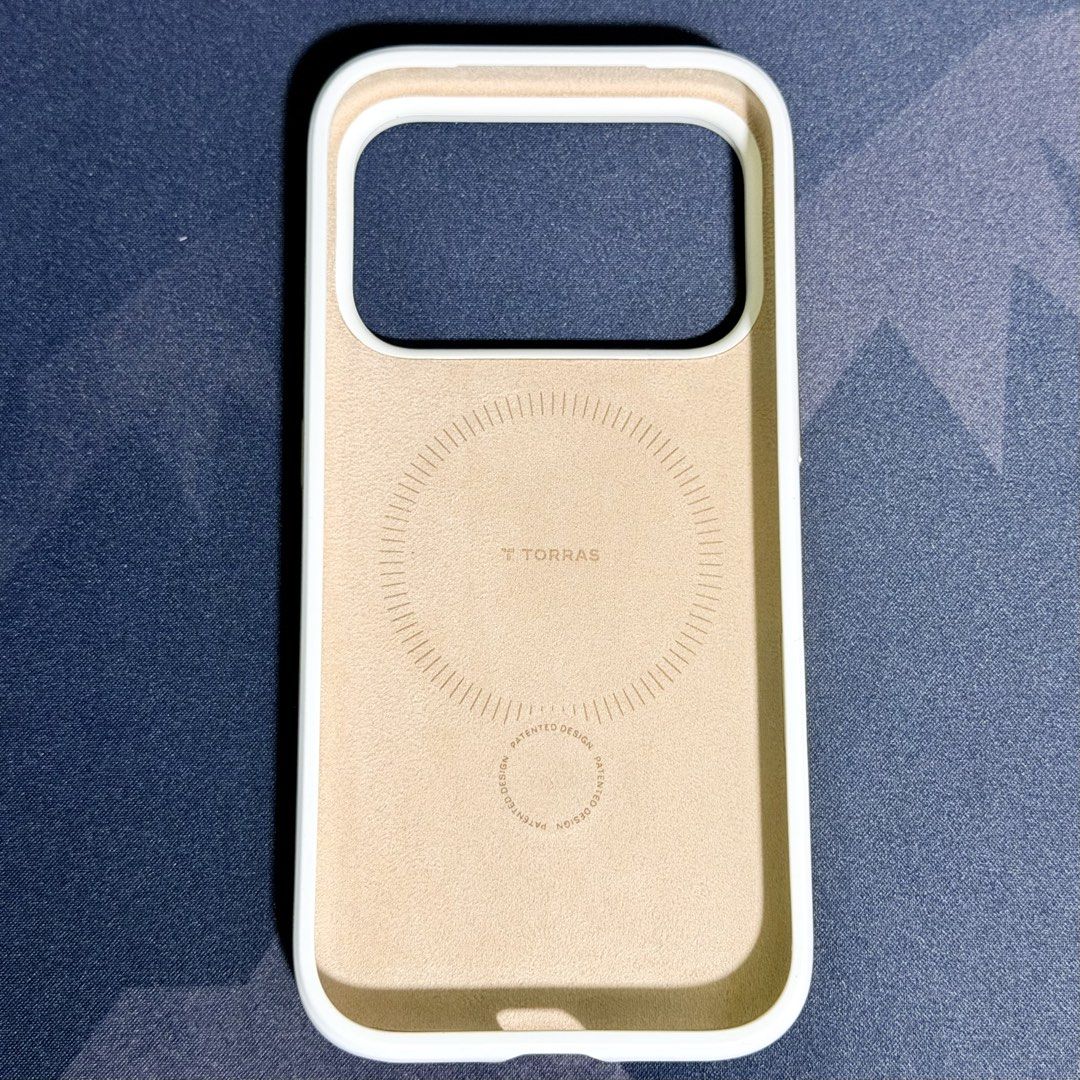 Torras Silicone Case - White for iPhone 17 Pro/ iPhone 18 pro (Category: Cases & Sleeves) located in Pasig City. Submitted by engrbii (Listing ID 1470469363, Image 3). Description: FS case for iPhone 17/18 pro (NOT MAX) Torras Silicone Case - White for iPhone 17 Pro/ iPhone 18 pro (NOT MAX) Used like new. No dents/ scratches ACTUAL PHOTOS POSTED. LAST PRICE POSTED ! Shipping will be shouldered by the buyer (grab/lalamove/angkas).
