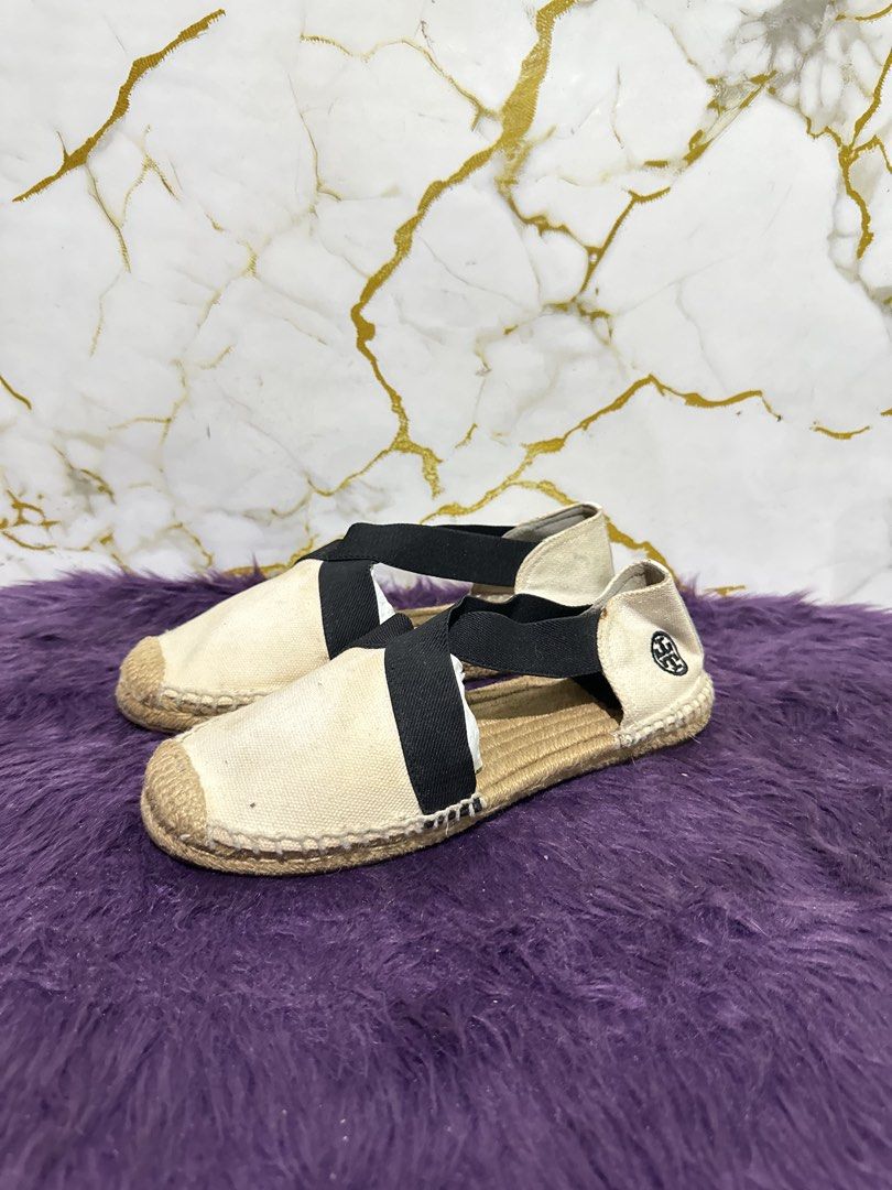 Tory burch espadrille (Category: Flats & Sandals) located in Marikina City. Submitted by georgiaprelovestuff (Listing ID 1470456730, Image 3). Description: size 38 PLEASE READ BEFORE MAKING AN OFFER: 🔹No inclusions since this is preloved 🔹NO to low ballers please 🔹NO meetups due to busy schedule 🔹If you make an offer, please get the item let's not waste each other's time 🔹NO return NO exchange NO cancellation 🔹Please manage your expectation