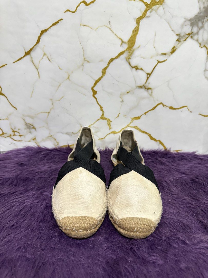 Tory burch espadrille (Category: Flats & Sandals) located in Marikina City. Submitted by georgiaprelovestuff (Listing ID 1470456730, Image 1). Description: size 38 PLEASE READ BEFORE MAKING AN OFFER: 🔹No inclusions since this is preloved 🔹NO to low ballers please 🔹NO meetups due to busy schedule 🔹If you make an offer, please get the item let's not waste each other's time 🔹NO return NO exchange NO cancellation 🔹Please manage your expectation