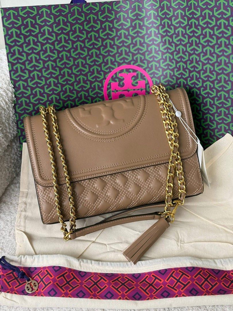 Tory Burch Fleming in Medium (Category: Luxury Bags & Wallets) located in Cebu City. Submitted by warstellar21 (Listing ID 1470406049, Image 1). Description: Selling my Tory Burch Fleming in Medium inclusions are and its original dustbag and original paper bag + DF is shouldered by the buyer 📍Cebu.