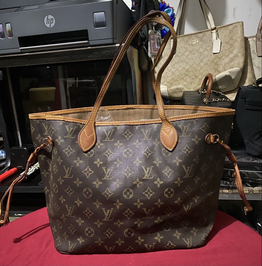 Tote bag (Category: Tote Bags) located in Manila. Submitted by gelaimarieh (Listing ID 1470420350, Image 1). Description: .