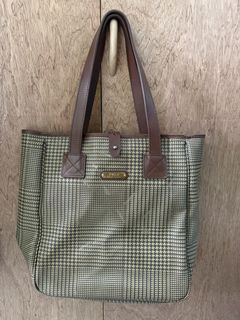 (Category: ) located in . Submitted by thriftshoesapparatus (Listing ID 1470484330, Image 1). Description: .