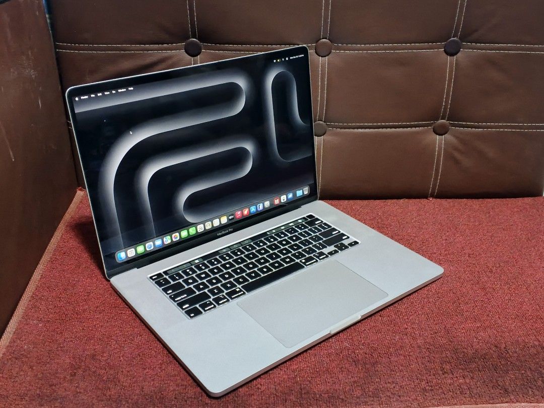 TOUCHBAR (Category: Laptops & Notebooks) located in Manila. Submitted by jesserime74 (Listing ID 1470538364, Image 3). Description: ‎My price:28,000 ‎ ‎MACBOOK PRO 16 INCH 2019 i7 ‎TOUCHBAR OS MACOS TAHOE ‎16GB RAM 512 STORAGE SSD ‎ ‎Full Specs; ‎ ‎- Model; MACBOOK PRO 16-INCH 2019 ‎ ‎- Processor; 2.6Ghz 6-Core Intel core i7 ‎ ‎- Ram; 16 GB RAM ‎ ‎- Storage; 512 ssd ‎ ‎-BUILT IN RETINA DISPLAY ‎ ‎- OS MACOS TAHOE ‎ ‎- 16- inch (3072 x 1920) ‎ ‎{P