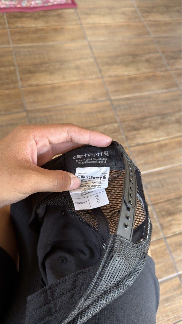 TRACKER CARHARTT CAP (Category: Caps & Hats) located in Manila. Submitted by urban-vintage_2 (Listing ID 1470390509, Image 3). Description: ISSUE: NONE (NEED WASH) MOP :GCASH (NO COD) SHIP VIA: LALAMOVE & J&T LOCATION: PASIG CITY LENGTH: 27 WIDTH : 20 .