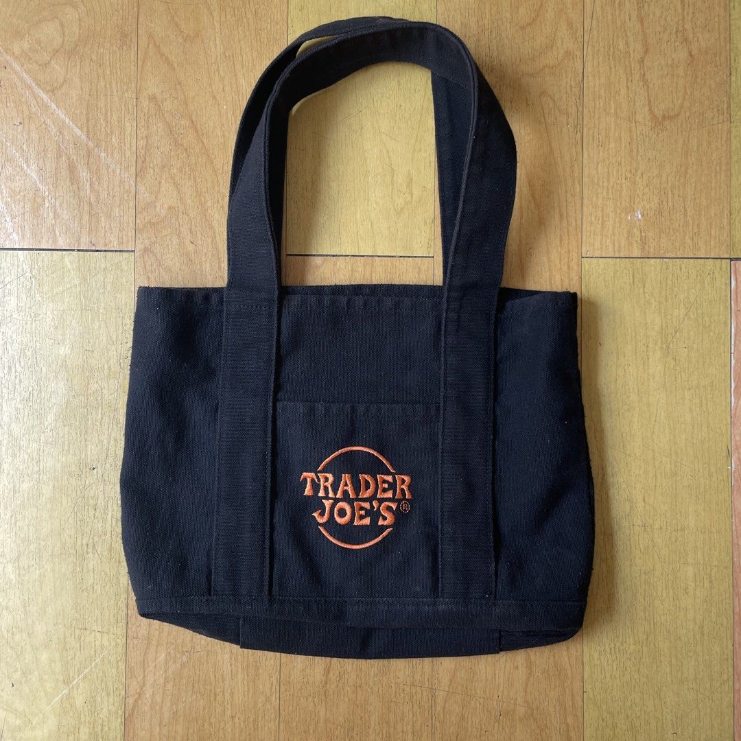 Trader Joe’s Bag (Category: Tote Bags) located in Mandaluyong City. Submitted by summersamnl (Listing ID 1470385705, Image 1). Description: 100% Authentic fresh from USA 🇺🇸 Pm me for MORE - Cute Mini black Tote bag - Black .