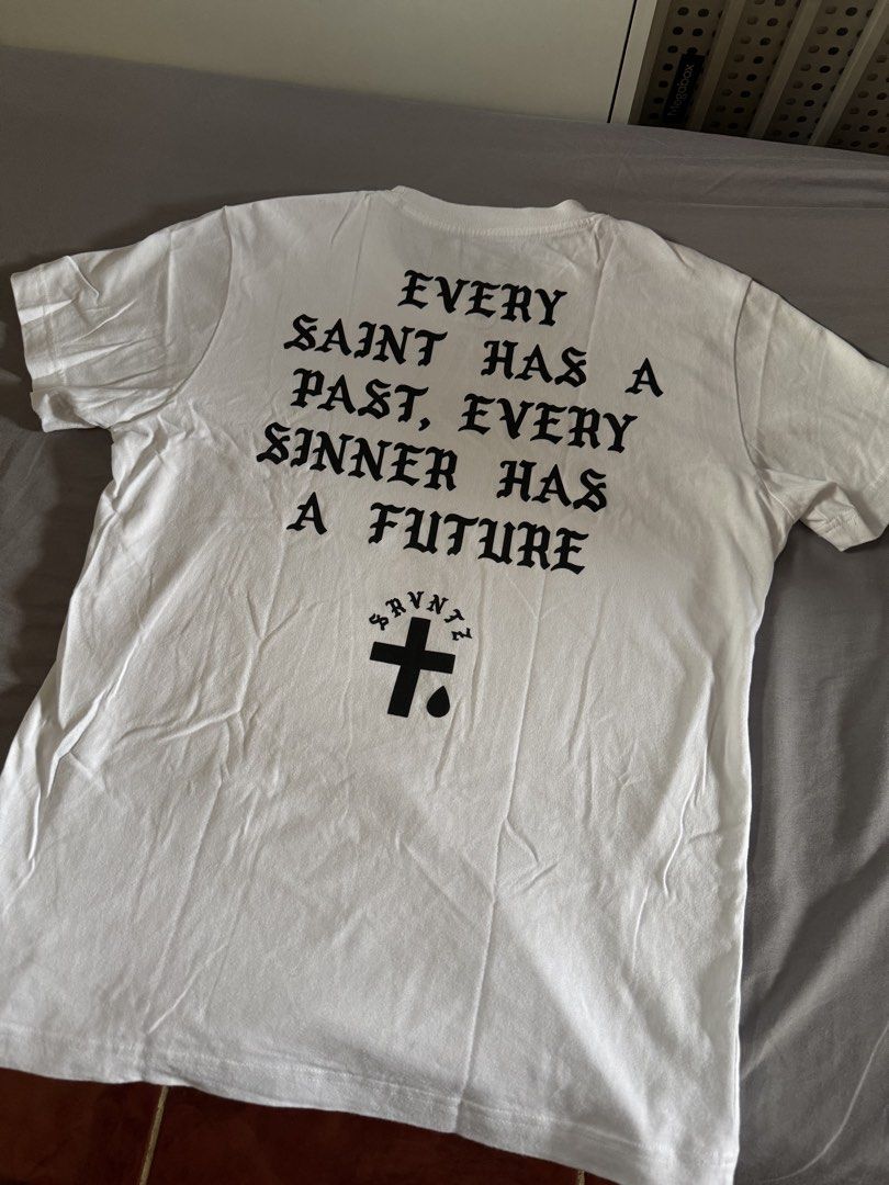 Tribal White T-Shirt (Category: Tshirts & Polo Shirts ) located in Talisay. Submitted by senttyy (Listing ID 1470488268, Image 1). Description: Size medium Like new.