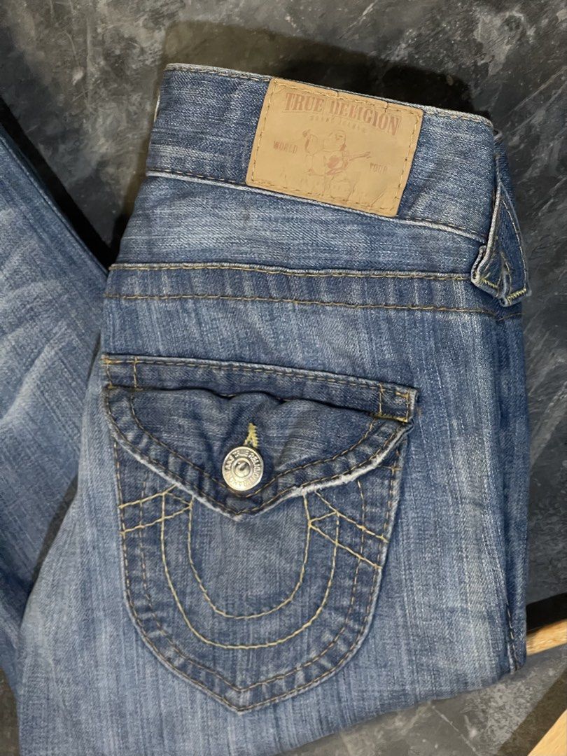 True Religion (Category: Community) located in Himamaylan. Submitted by ajingggz05 (Listing ID 1470456699, Image 3). Description: W:30 L:42 Lop:9 Hem:7 Color: light blue Issue: minimal rust stain and distress u can see on last picture.