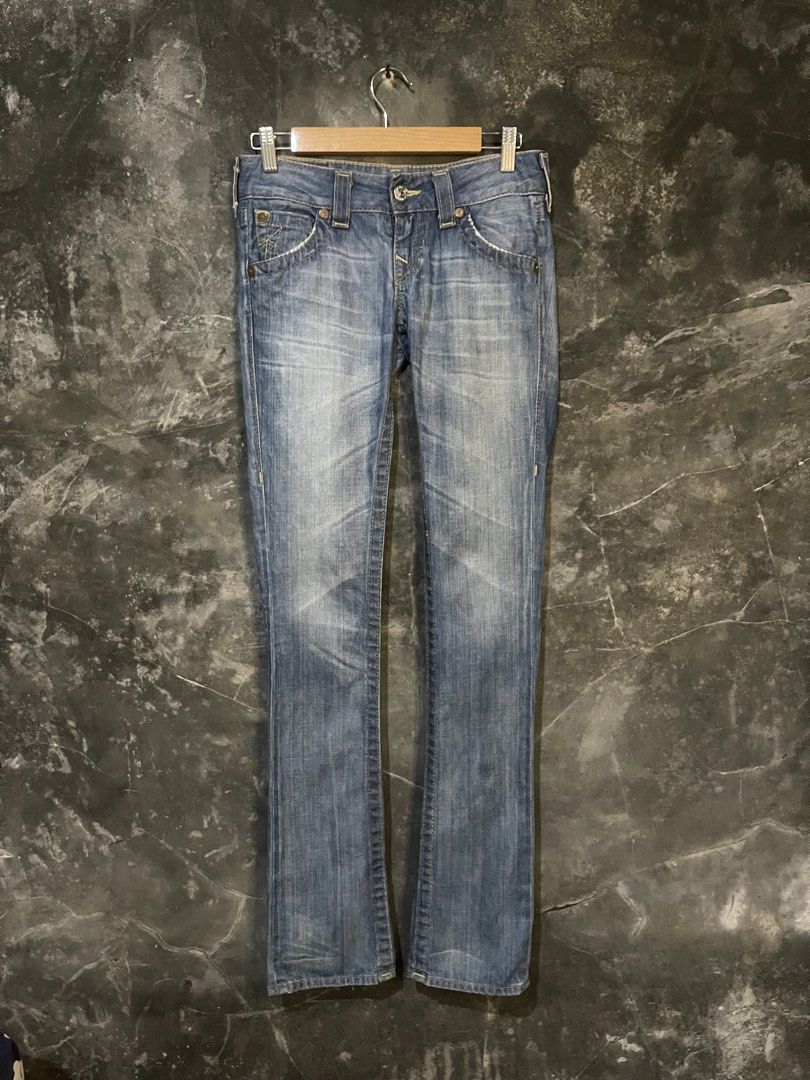 True Religion (Category: Community) located in Himamaylan. Submitted by ajingggz05 (Listing ID 1470456699, Image 1). Description: W:30 L:42 Lop:9 Hem:7 Color: light blue Issue: minimal rust stain and distress u can see on last picture.