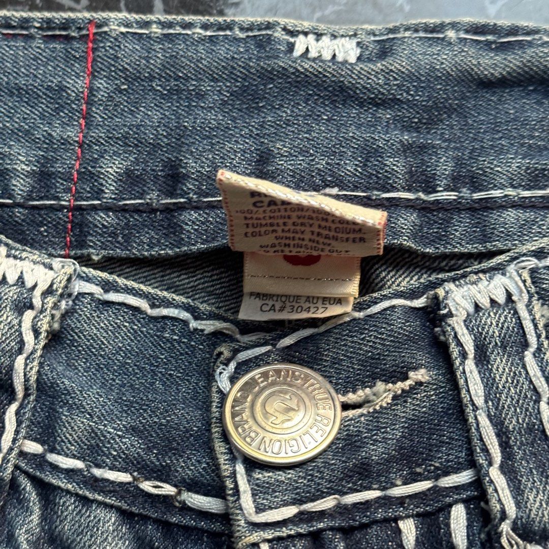 True Religion Bootcut (Category: Jeans) located in Ozamiz City. Submitted by vanouy (Listing ID 1470353173, Image 3). Description: 32 waist 41 length 9 hem.