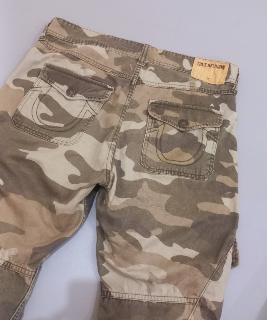 True Religion Camo Cargo Jogger Pants (Category: Joggers) located in Cebu City. Submitted by MrLiks_123 (Listing ID 1470496137, Image 3). Description: True Religion Men's Non Denim Camo joggers Cargo pants Size 33 ' 34 actual size Size 30 on tag Length 39½ Excellent condition Cebu Location Dm🙇.