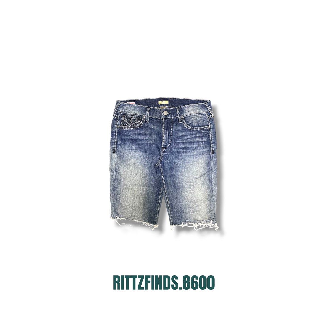 True Religion Jorts. (Category: Shorts) located in Butuan. Submitted by rittzfinds_8600 (Listing ID 1470350779, Image 1). Description: Condition: Excellent Flaws: None Size: 26-27 Length: 20 Hem: 7.5.