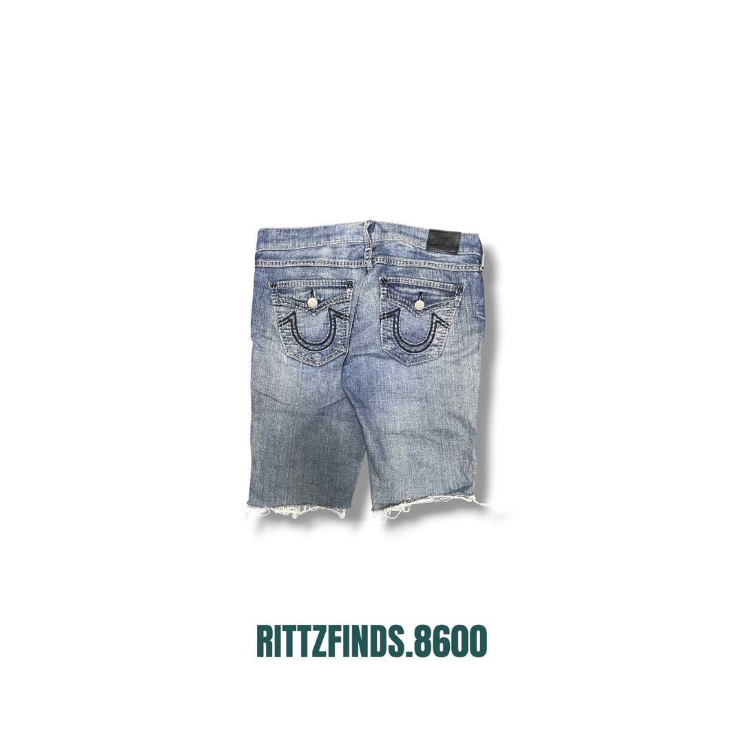 True Religion Jorts. (Category: Shorts) located in Butuan. Submitted by rittzfinds_8600 (Listing ID 1470350779, Image 2). Description: Condition: Excellent Flaws: None Size: 26-27 Length: 20 Hem: 7.5.