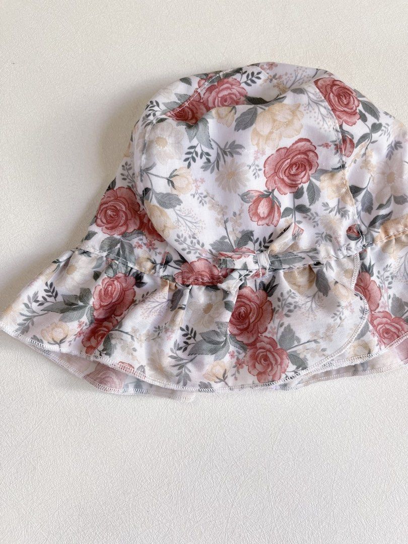 Tu 🇬🇧 & H&M set 6-9 m (Category: Babies & Kids Fashion) located in Bayombong. Submitted by whimsystuff (Listing ID 1470415888, Image 3). Description: Tu 🇬🇧 & H&M set 6-9 m, hat is 6-12 m Good as new P 350 set.