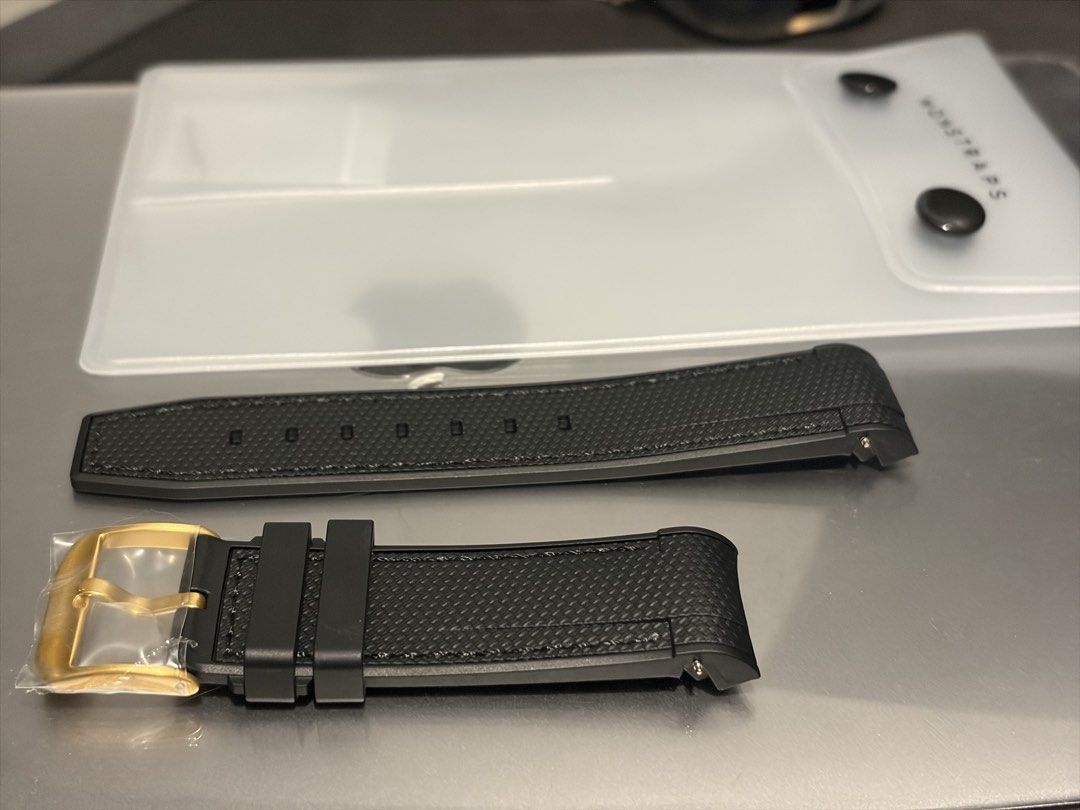 Tudor Black Bay Bronze 43mm Rubber strap (Category: Luxury Watches) located in Quezon City. Submitted by highrollaazz (Listing ID 1470438969, Image 3). Description: Monstraps rubber strap This strap will only fit the Black Bay Bronze 43mm models. Got this for $107 (6800PHP) including express shipping through their website Rfs : Already bought the Rubber B strap. No plans in using this. Selling it for 6k only Nova qc..