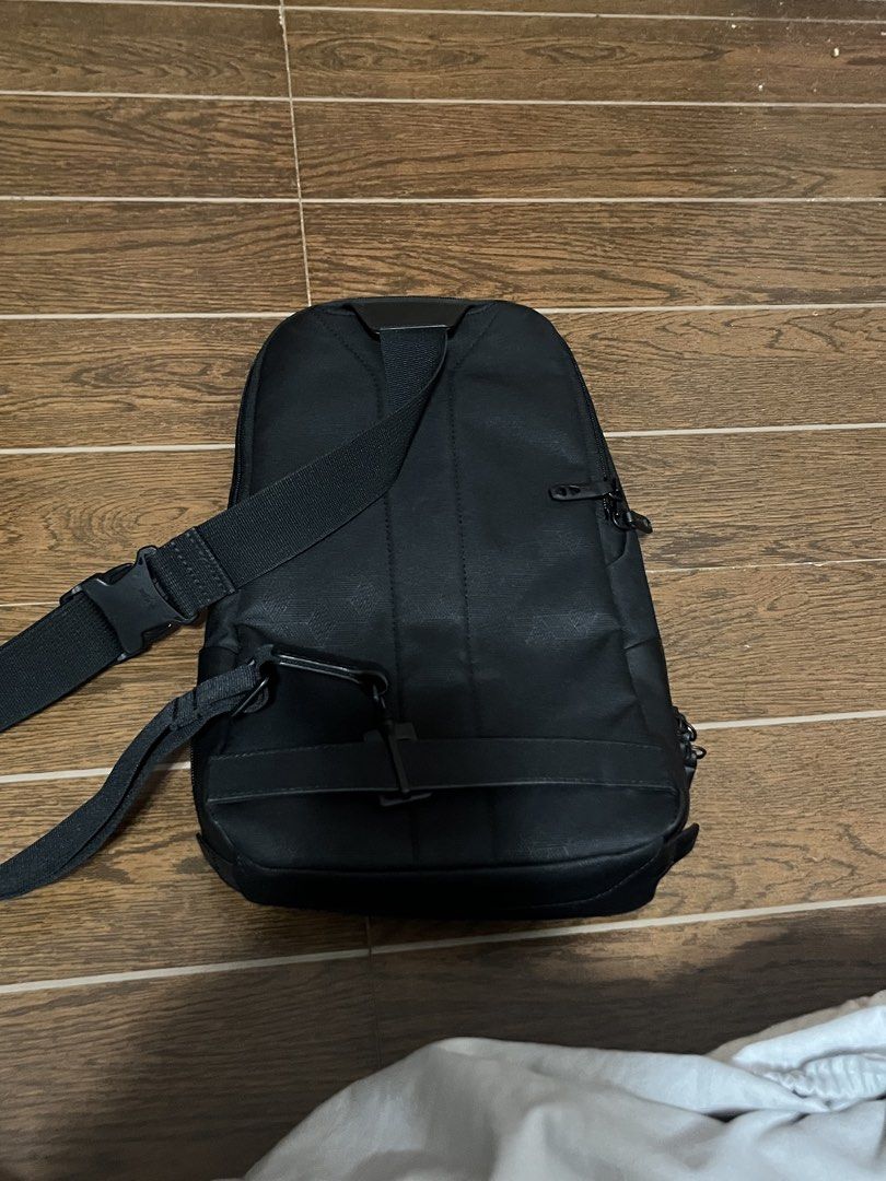 TUMI Tahoe Sling Bag (Category: Sling Bags) located in Victorias. Submitted by lan1877 (Listing ID 1470450334, Image 2). Description: - Authentic TUMI Tahoe sling bag in versatile black - Durable, high-quality material built for daily use - Adjustable shoulder strap with secure side release buckle - Secure zipper closures to keep items safe - Multiple compartments for easy organization of essentials - Interior lined with signature TUMI branding a