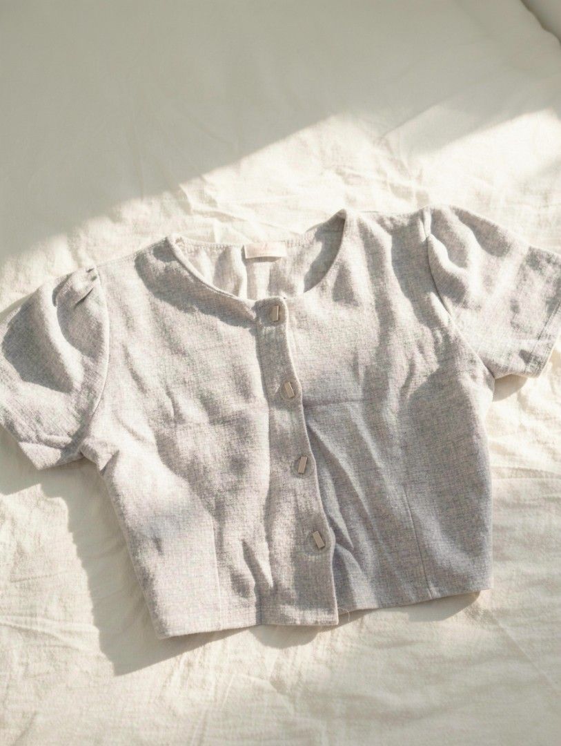Tweed Button-Down Top (Category: Blouses) located in Baras. Submitted by xixiisoy (Listing ID 1470397392, Image 1). Description: .