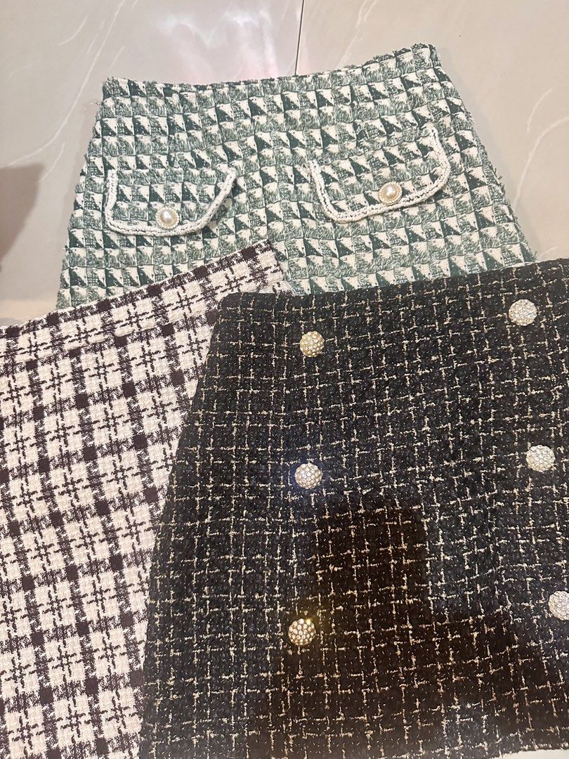Tweed mini skirts (Category: Skirts) located in Tandag. Submitted by kawaiispreloved (Listing ID 1470372121, Image 1). Description: With inner shorts except sa black Size 25-26 Take all 700.