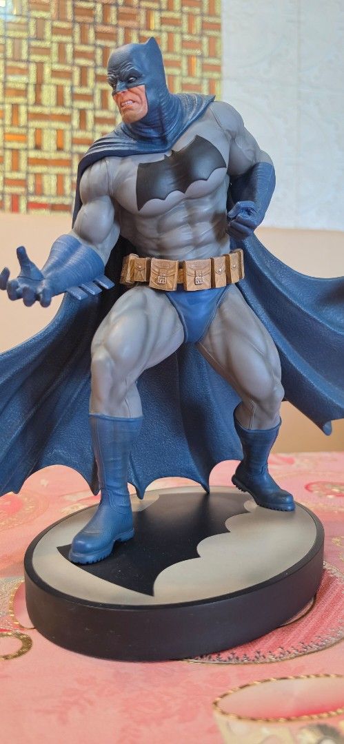 Tweeterhead Batman The Dark Knight Returns Statue (Category: Figurines & Statues) located in Manila. Submitted by zamgoku (Listing ID 1470409537, Image 1). Description: Details: • Manufacturer: Tweeterhead • Character: Batman (inspired by The Dark Knight Returns) • Scale: 1:6 Scale • Height: Approximately 12.5 inches tall • Design: Features a gritty, battle-ready look with a classic blue-and-grey suit, textured cape, utility belt, and a themed ba