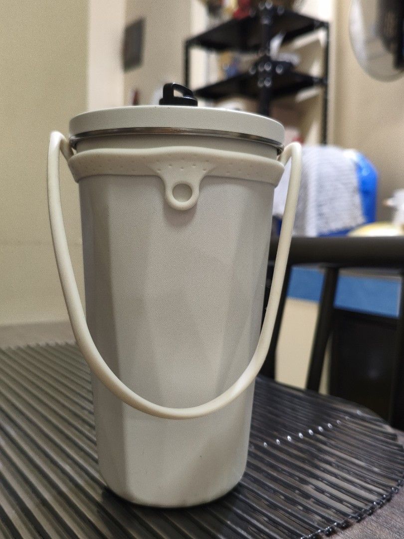 TYESO Wonderful 600ml Mug Stainless (Category: Water Bottles & Tumblers) located in Pasig City. Submitted by kingmarc25 (Listing ID 1470436559, Image 3). Description: hindi na nagagamit, no box.
