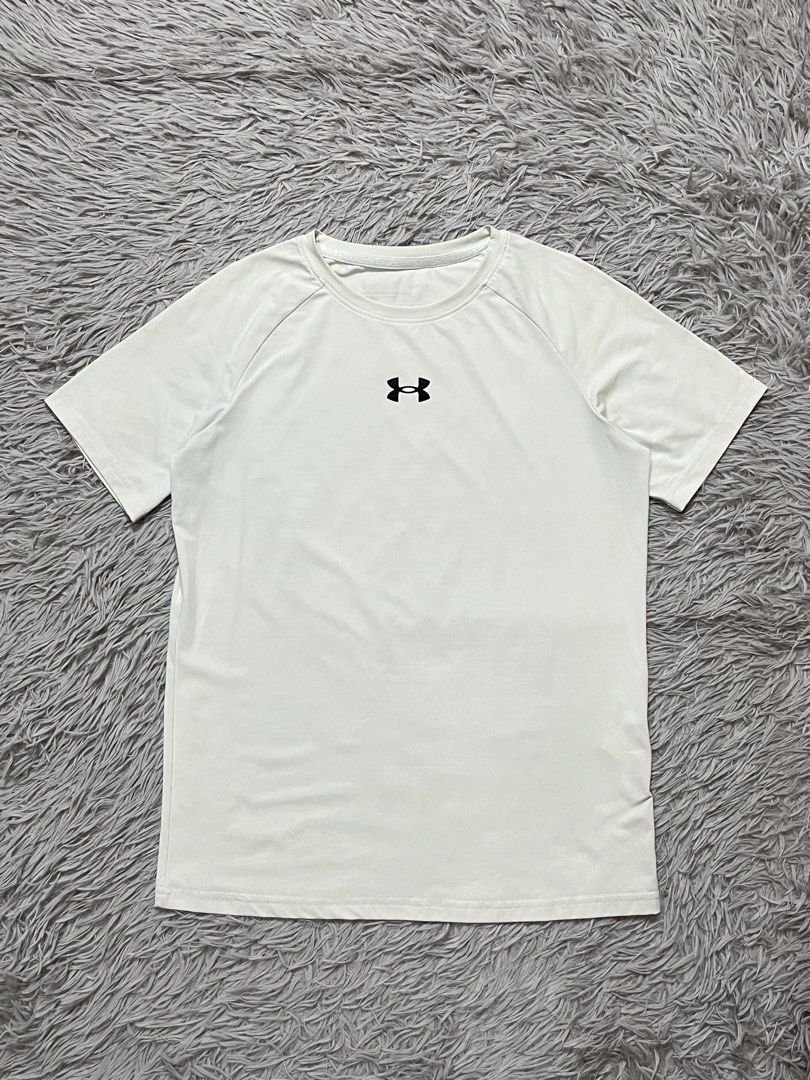 Under Amour (Category: Activewear) located in Dipolog. Submitted by krstnagnis98 (Listing ID 1470350009, Image 1). Description: Under Armour S-M Authentic Like new .