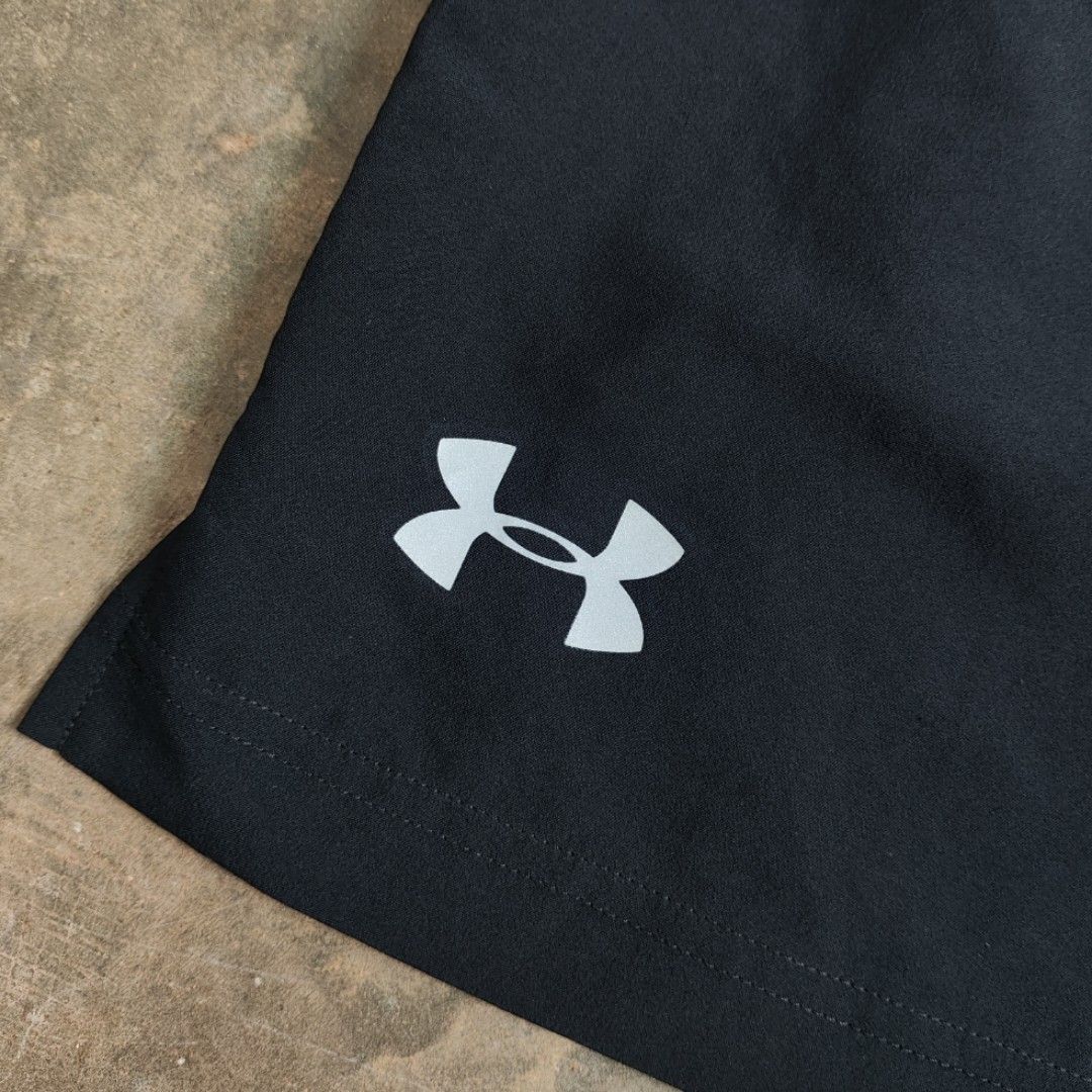 Under Armour HeatGear Athletic Shorts (Category: Shorts) located in Rosales. Submitted by kudoscache (Listing ID 1470515595, Image 2). Description: - Brand: Under Armour - Waist: 29-36 | Length: 17 - Color: Black - slightly nego payment: maribank / gotyme courier: J&T.