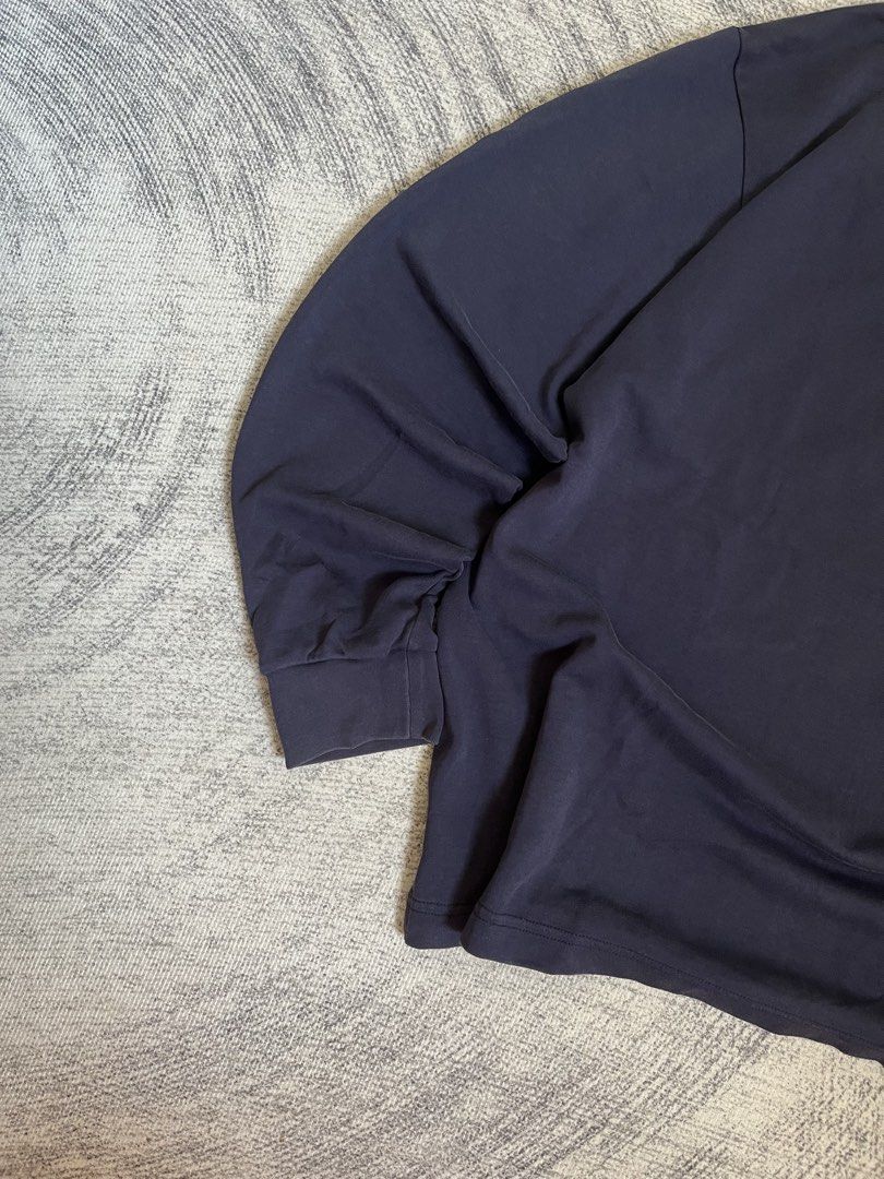 uniqlo airism (Category: Coats, Jackets and Outerwear) located in Manila. Submitted by lesterrrrrr (Listing ID 1470465667, Image 2). Description: .