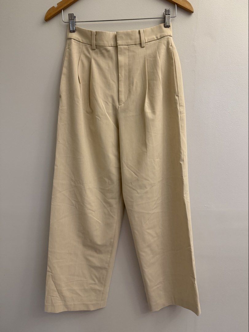 UNIQLO Beige Slacks Small (Category: Other Bottoms) located in Manila. Submitted by closetclearout.mnl (Listing ID 1470407942, Image 2). Description: small .