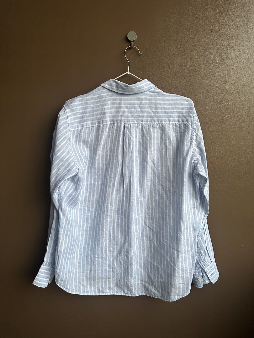 Uniqlo blue and white striped longsleeve button-down (Category: Longsleeves) located in Pasig City. Submitted by afterglowpreloved (Listing ID 1470463334, Image 3). Description: .