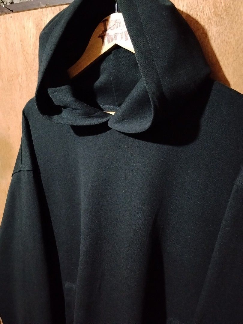 UNIQLO: C SWEAT OVERSIZED PULL OVER HOODIE (Category: Coats, Jackets and Outerwear) located in Kalibo. Submitted by ionsthrift (Listing ID 1470539471, Image 3). Description: 📌Ugaliing mag basa palagi, pra iwas tanong o aberya. 📌Wag na mag offer kng hndi nman kayang panindigan or bibilhin. Dahil once na nag offer ka dpat sure ka. 📌Please, manage your expectation nlng, halos lahat po ng items ay galing ukay, denedeclare ko nman pag my issue, pro