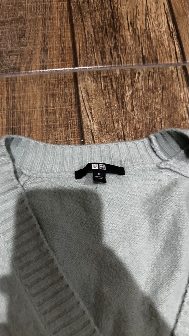 UNIQLO CARDIGAN (Category: Coats, Jackets and Outerwear) located in Manila. Submitted by urban-vintage_2 (Listing ID 1470532628, Image 2). Description: ISSUE: NONE (NEED WASH) MOP :GCASH (NO COD) SHIP VIA: LALAMOVE & J&T LOCATION: PASIG CITY LENGTH: 24-25 WIDTH :24 .