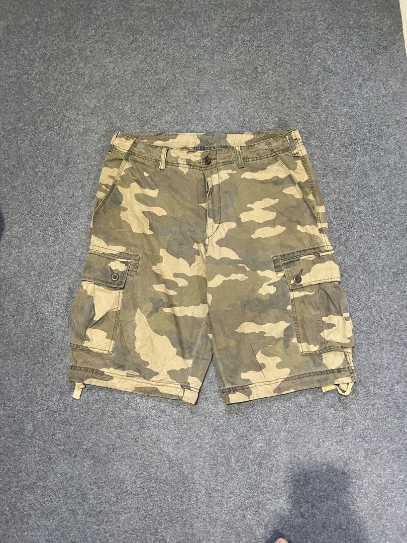 Uniqlo cargo camouflage short (Category: Shorts) located in Lapu Lapu. Submitted by jhonrener41426 (Listing ID 1470417736, Image 1). Description: Size 34 Length-22 Leg opening-12 Excellent condition Color rate 9.5/10 Authentic Issue none .