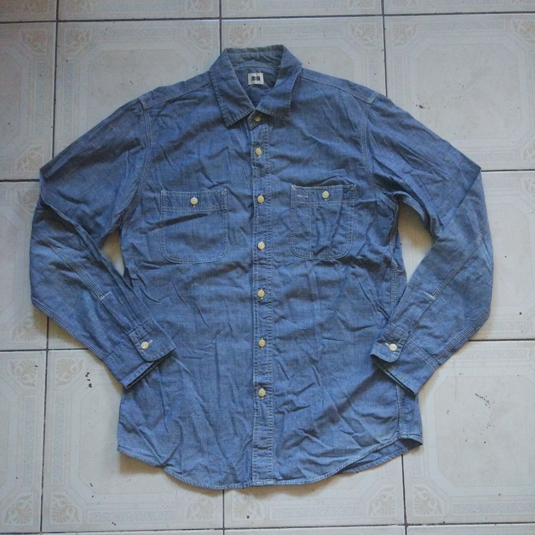 Uniqlo Chambray Longsleeve L (Category: Formal Shirts) located in Pasay City. Submitted by denimdude.ph (Listing ID 1470419294, Image 1). Description: fade at collar, last pic.