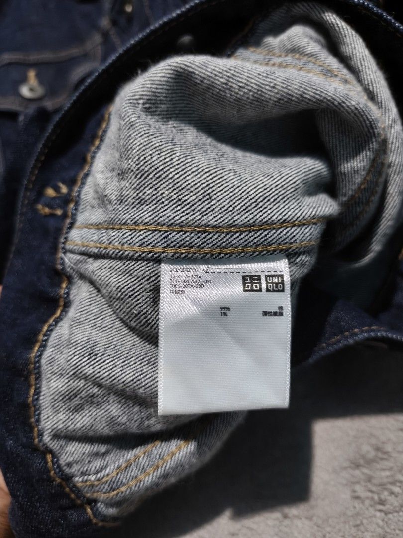 UNIQLO DENIM JACKET (Category: Coats, Jackets and Outerwear) located in Butuan. Submitted by miltonpulido (Listing ID 1470455332, Image 2). Description: UNIQLO Dimes: 19/23 S-M Women's like new no issue.