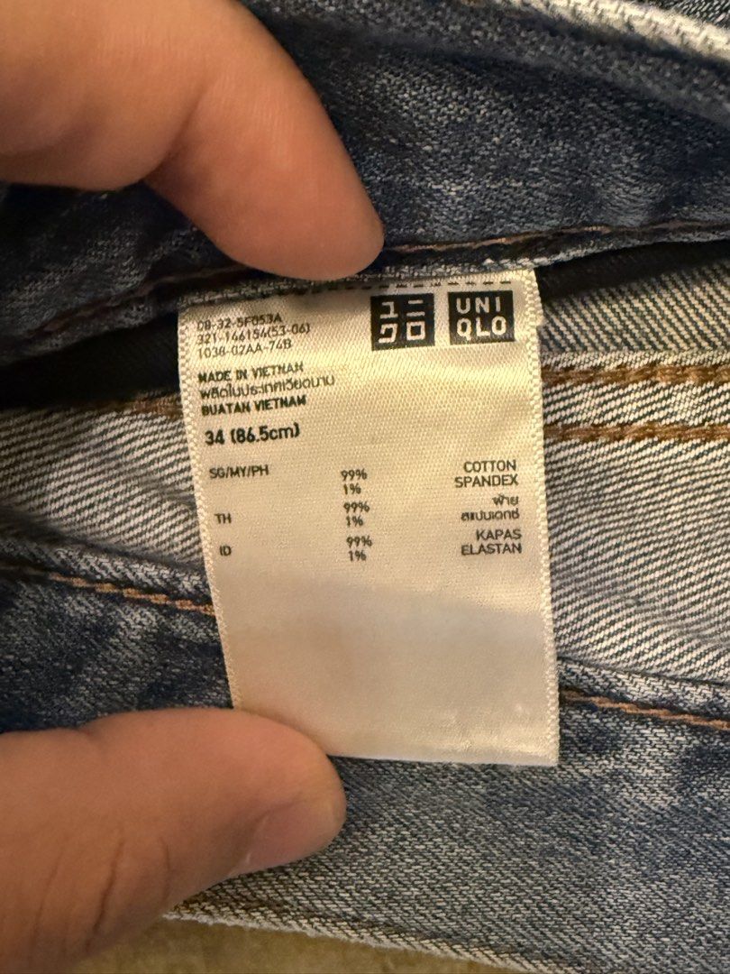 Uniqlo Denim Jeans Size 34 (Category: Jeans) located in Muntinlupa City. Submitted by el1b12345 (Listing ID 1470378069, Image 2). Description: - Brand: Uniqlo - Style: Light wash denim jeans with faded finish - Size: 34 (fits 86.5cm waist) - L - 37" - Material: 99% cotton, 1% spandex (slight stretch for comfort) - Fit: Standard fit - Details: Five pockets, classic button and zip fly closure - mop: Gcash - mod: J&T/Lalamove - Negotiable - Pm if In
