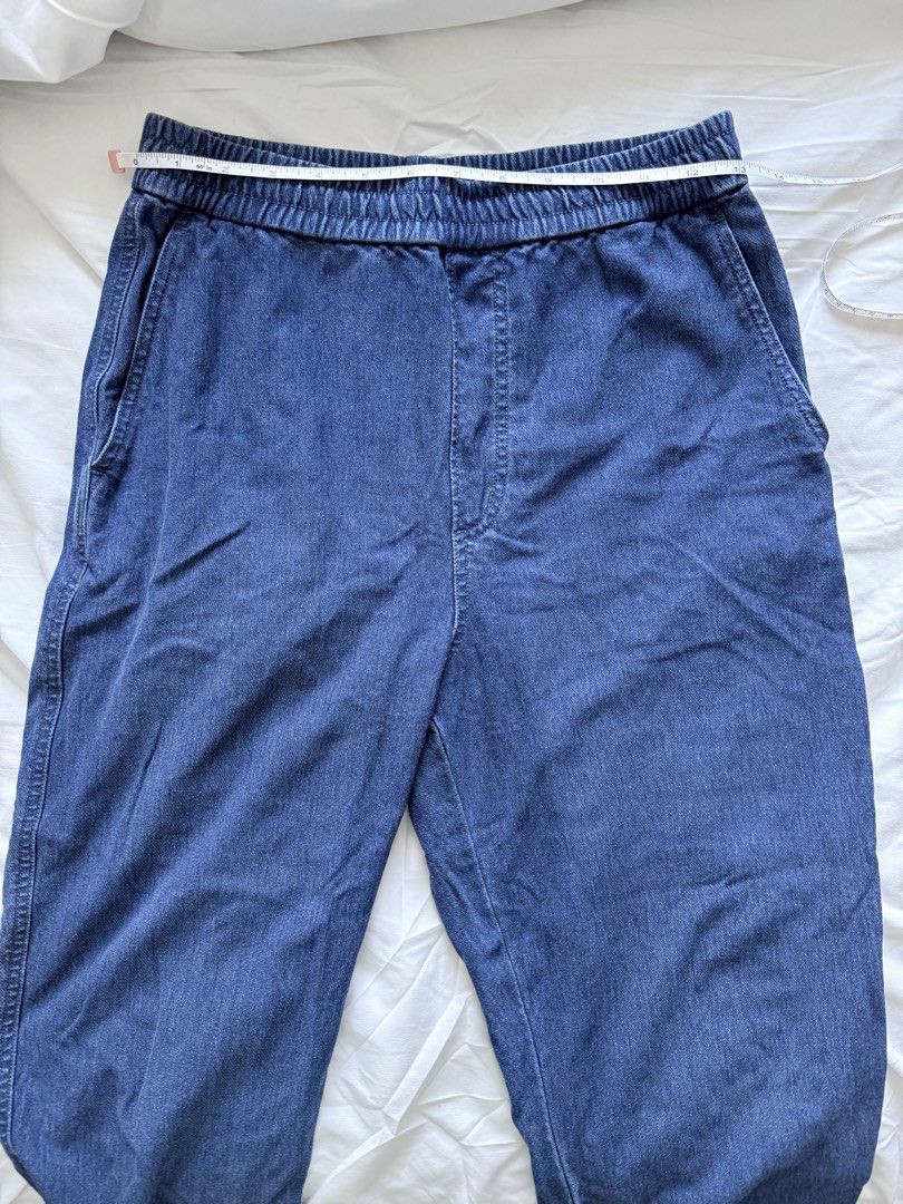 Uniqlo Denim Pull-On Pants Size M (Category: Jeans) located in Mandaluyong City. Submitted by chi11ng (Listing ID 1470481391, Image 2). Description: - Brand/Item: Uniqlo Denim Pull-On Pants - Color: Blue - Size: Medium (M) - Material: Cotton and spandex blend (with polyester pocket lining) - Waistband: Elastic for easy and comfortable wear - Pockets: Two side pockets and two back pockets - Condition: Excellent casual bottoms, great for everyday u