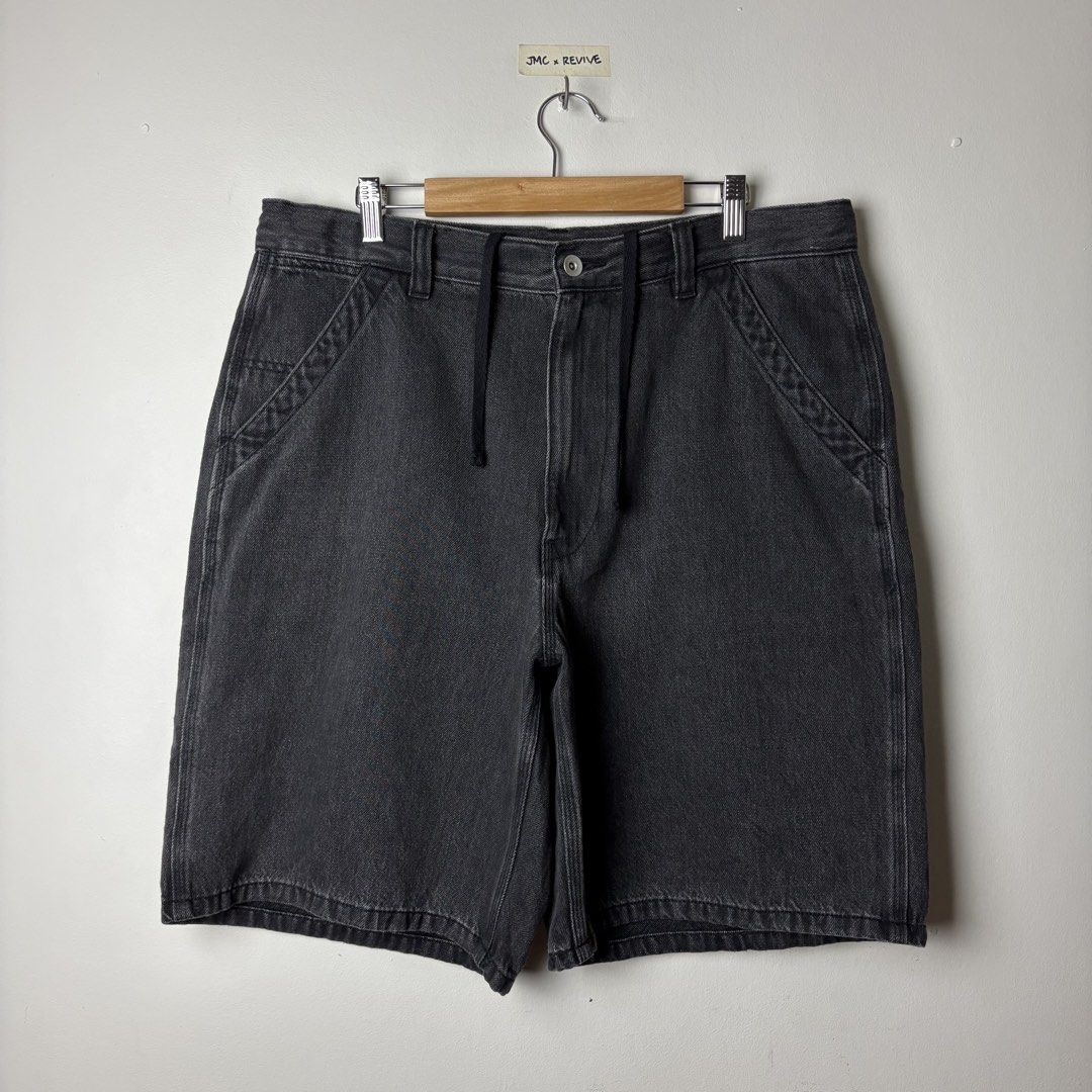UNIQLO Denim Work Jorts (Category: Shorts) located in Cagayan de Oro. Submitted by reviveco (Listing ID 1470521345, Image 1). Description: UNIQLO Denim Work Jorts •Brand new condition •Size: Large •Waistline: 32-34 •Length: 22 •Color rate: 10/10 •Colorway: Acid gray •No issue 🏷️+sf For more information kindly DM me📩 📍Location: Cagayan De Oro City, 9000.