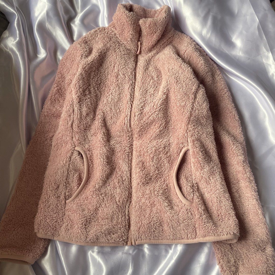 UNIQLO Fleece Teddy Jacket Sweater (Category: Coats, Jackets and Outerwear) located in Baguio. Submitted by babycece (Listing ID 1470474097, Image 1). Description: .
