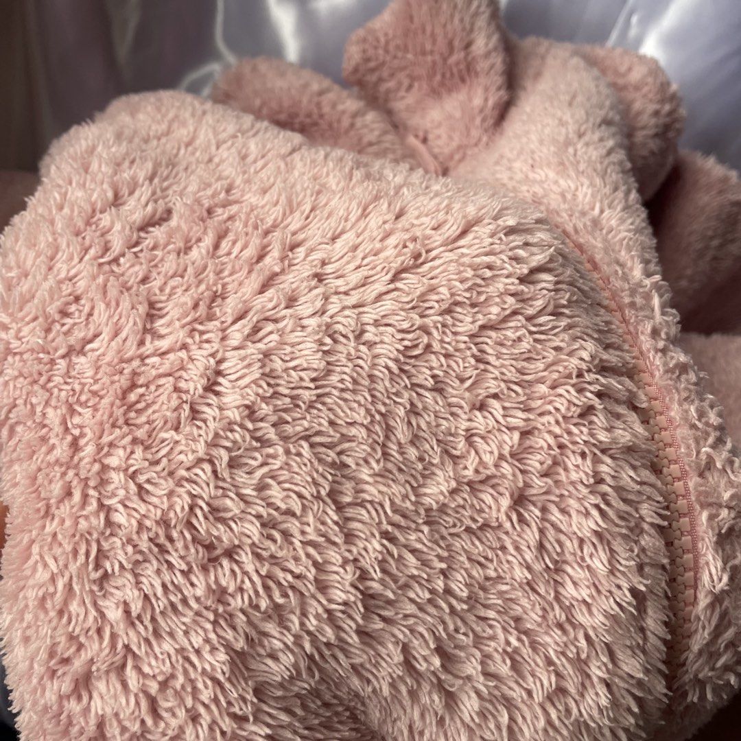 UNIQLO Fleece Teddy Jacket Sweater (Category: Coats, Jackets and Outerwear) located in Baguio. Submitted by babycece (Listing ID 1470474097, Image 3). Description: .