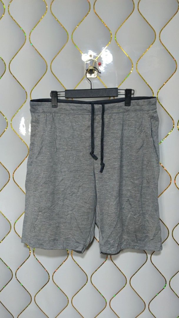 Uniqlo Grey Shorts (Category: Shorts) located in Manila. Submitted by zariyah.1986 (Listing ID 1470472156, Image 1). Description: - Brand: Uniqlo - Size: XL - Color: Grey - Material: Recycled polyester blend - Fit: Elastic waistband with adjustable drawstring - Pockets: Two functional side pockets - Condition: Clean, excellent, ready to wear - Ideal for: Casual outings or relaxing at home.
