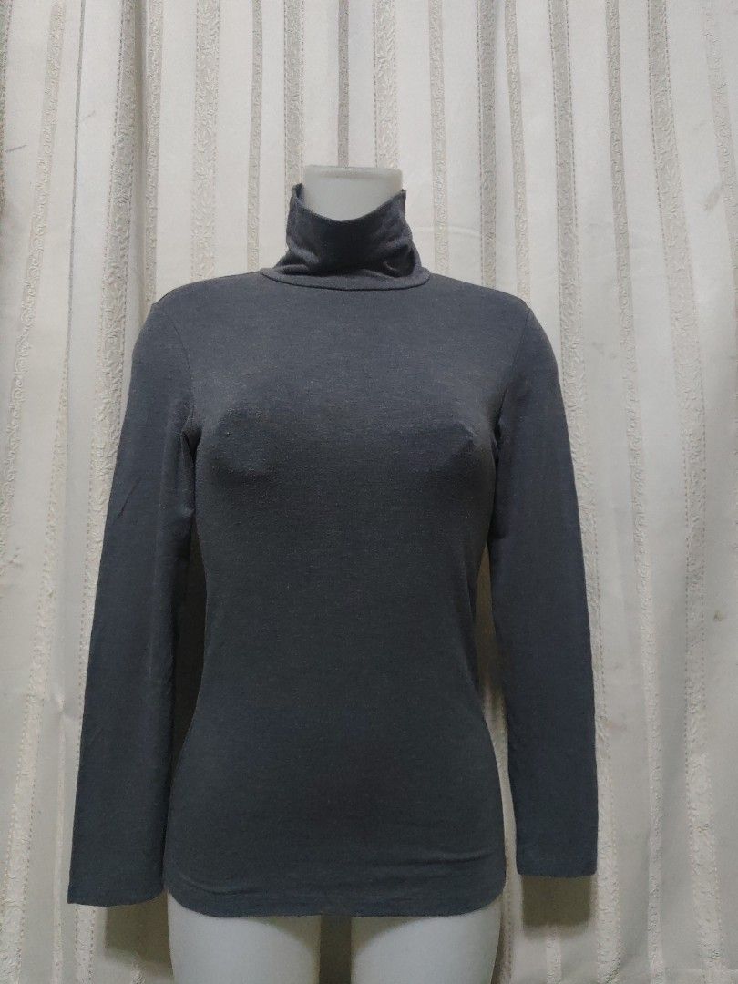 Uniqlo Heattech Extra Warm High neck - dark Gray- large (Category: Coats, Jackets and Outerwear) located in Baguio. Submitted by pisces_beattidue23 (Listing ID 1470515401, Image 2). Description: .