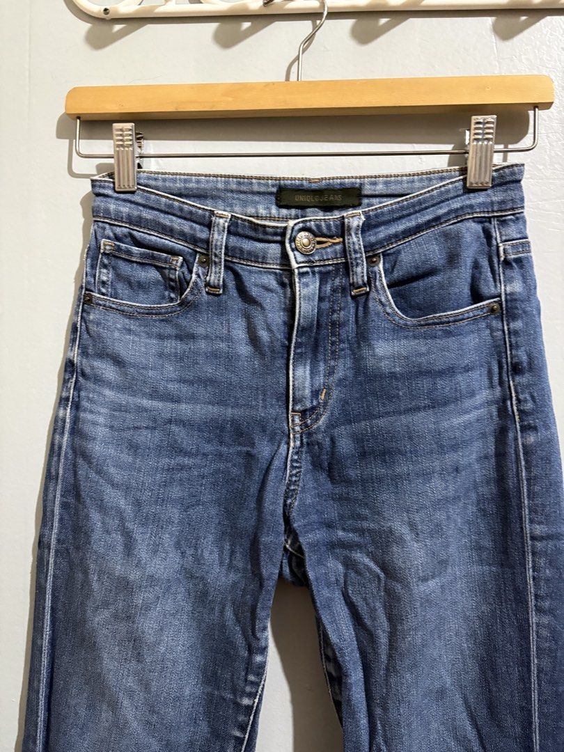 Uniqlo Jeans Size 23 Blue (Category: Jeans) located in Manila. Submitted by margascloset_ (Listing ID 1470493004, Image 2). Description: - Style: Classic mid-rise skinny fit - Wash: Medium blue - Size: 23 (Fits waist 58.5cm / 23 inches) .