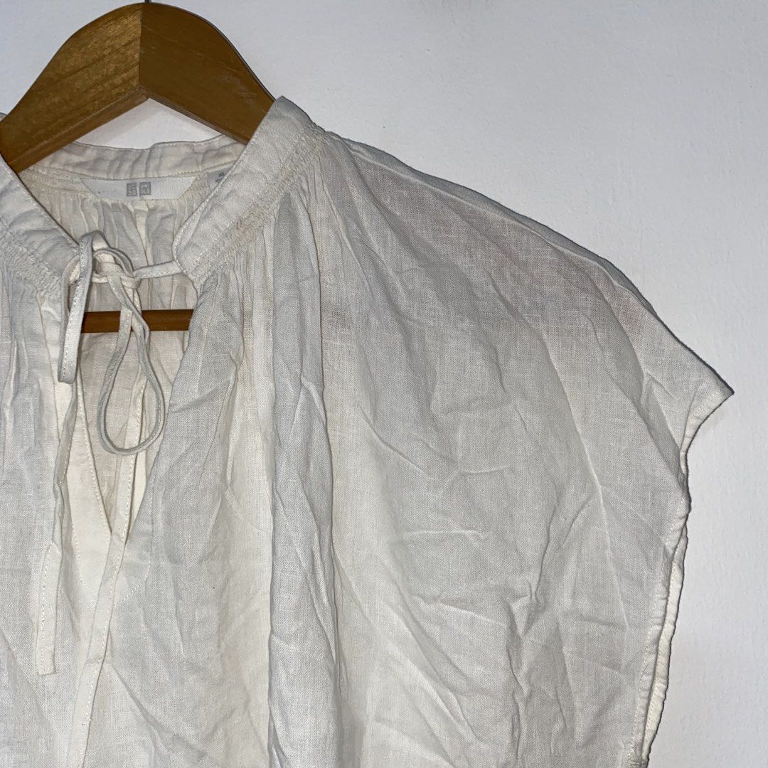 UNIQLO linen blend top (Category: Blouses) located in San Jose del Monte. Submitted by mamiracky (Listing ID 1470465994, Image 3). Description: .