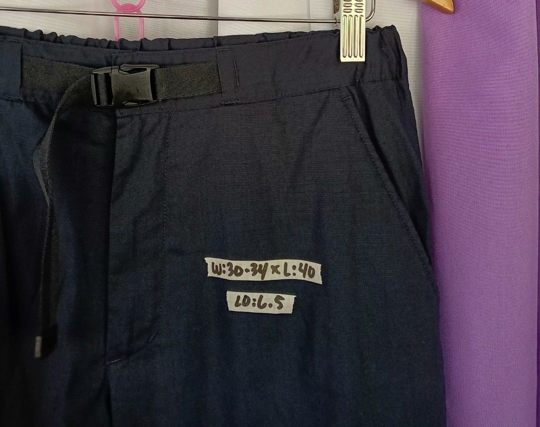 UNIQLO Men's Warm Lined Pants (Category: Joggers) located in Basista. Submitted by purpleens_shop (Listing ID 1470445280, Image 2). Description: Navy Blue 💙.