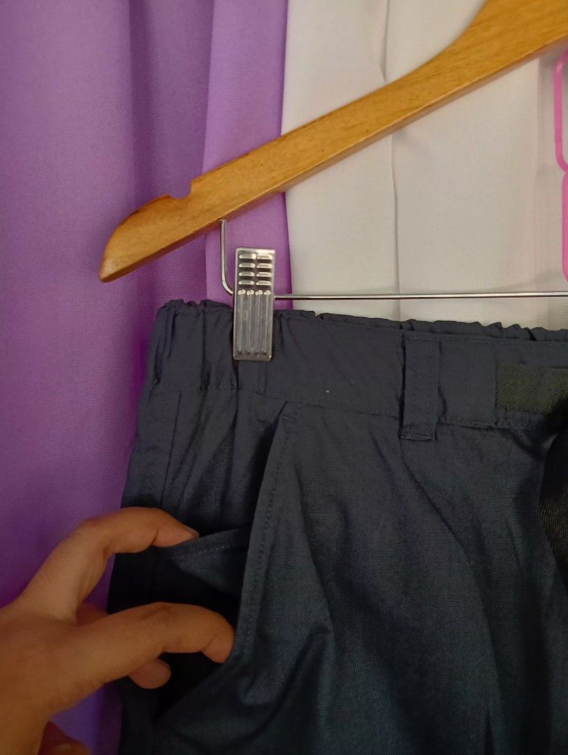 UNIQLO Men's Warm Lined Pants (Category: Joggers) located in Basista. Submitted by purpleens_shop (Listing ID 1470445280, Image 3). Description: Navy Blue 💙.