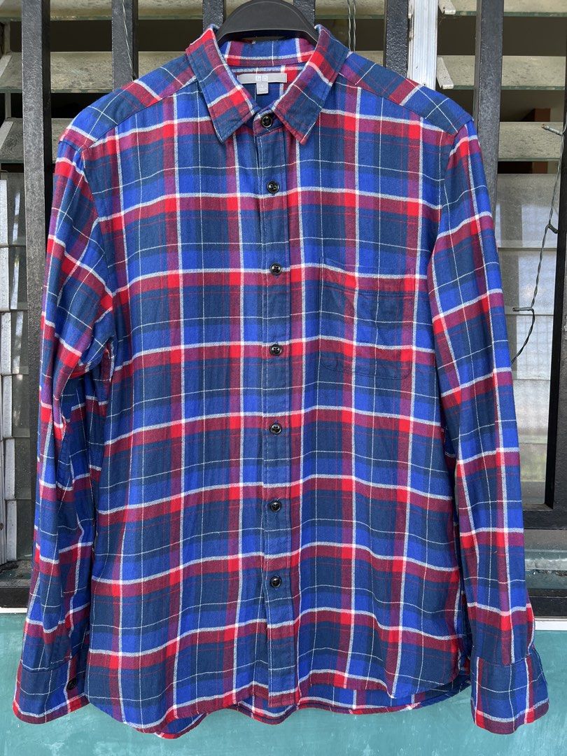 Uniqlo Plaid Button Down Shirt (Category: Formal Shirts) located in Cavite. Submitted by slumbermanila (Listing ID 1470394408, Image 1). Description: Uniqlo Plaid Button Down Shirt 100% Cotton in good condition see photos for right measurements .