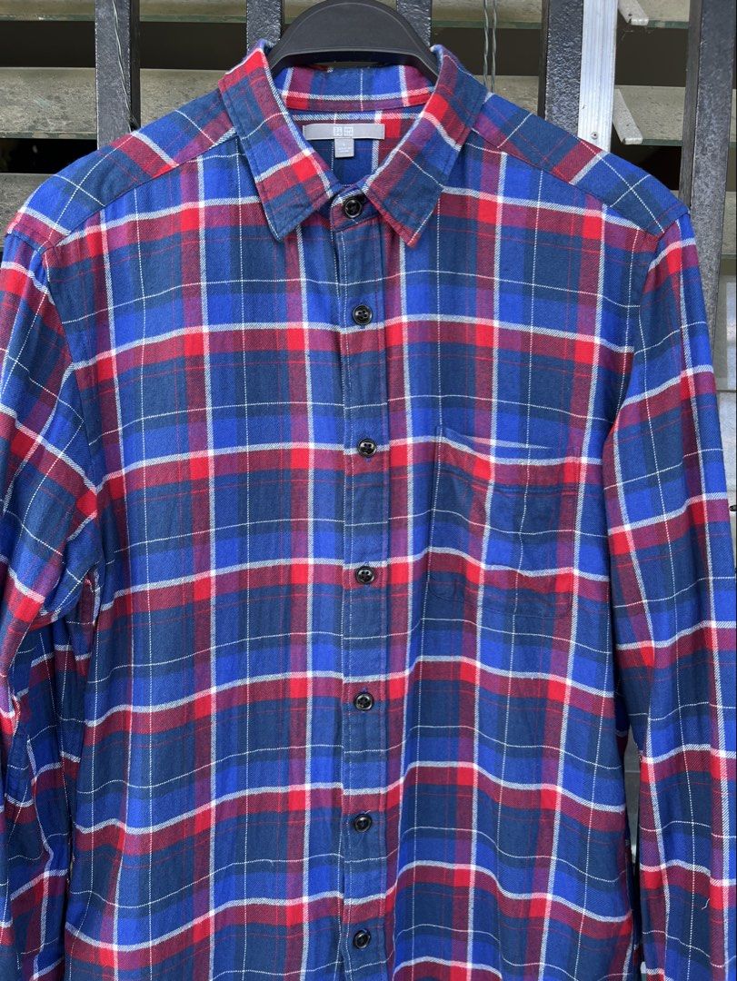 Uniqlo Plaid Button Down Shirt (Category: Formal Shirts) located in Cavite. Submitted by slumbermanila (Listing ID 1470394408, Image 2). Description: Uniqlo Plaid Button Down Shirt 100% Cotton in good condition see photos for right measurements .