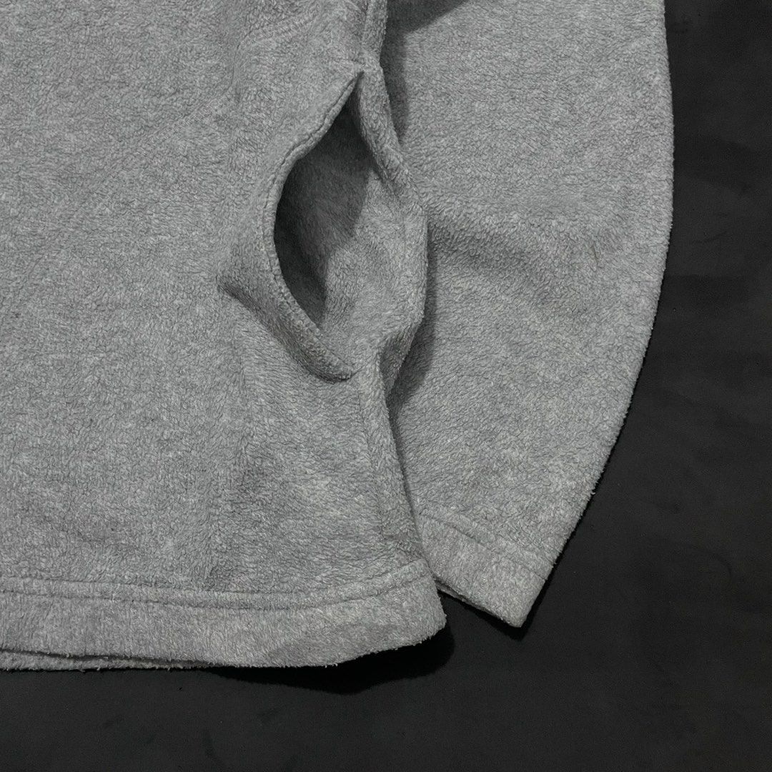 UNIQLO Quarter Zip Sweater (Category: Coats, Jackets and Outerwear) located in Manila. Submitted by bloodripsx (Listing ID 1470543877, Image 3). Description: .