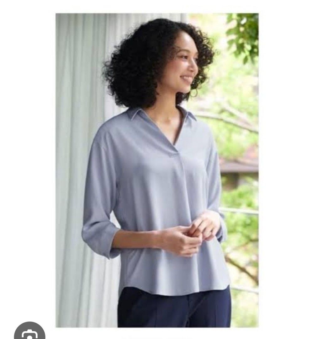 UNIQLO Rayon Skipper 3/4 Sleeve Blouse (Category: Blouses) located in Basista. Submitted by purpleens_shop (Listing ID 1470459530, Image 1). Description: .